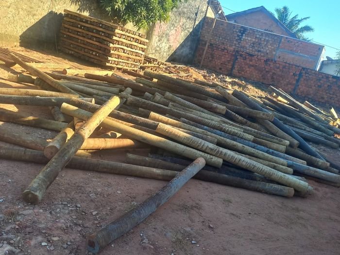 O pátio em outro ângulo, no pátio da empresa em Ji-Paraná.